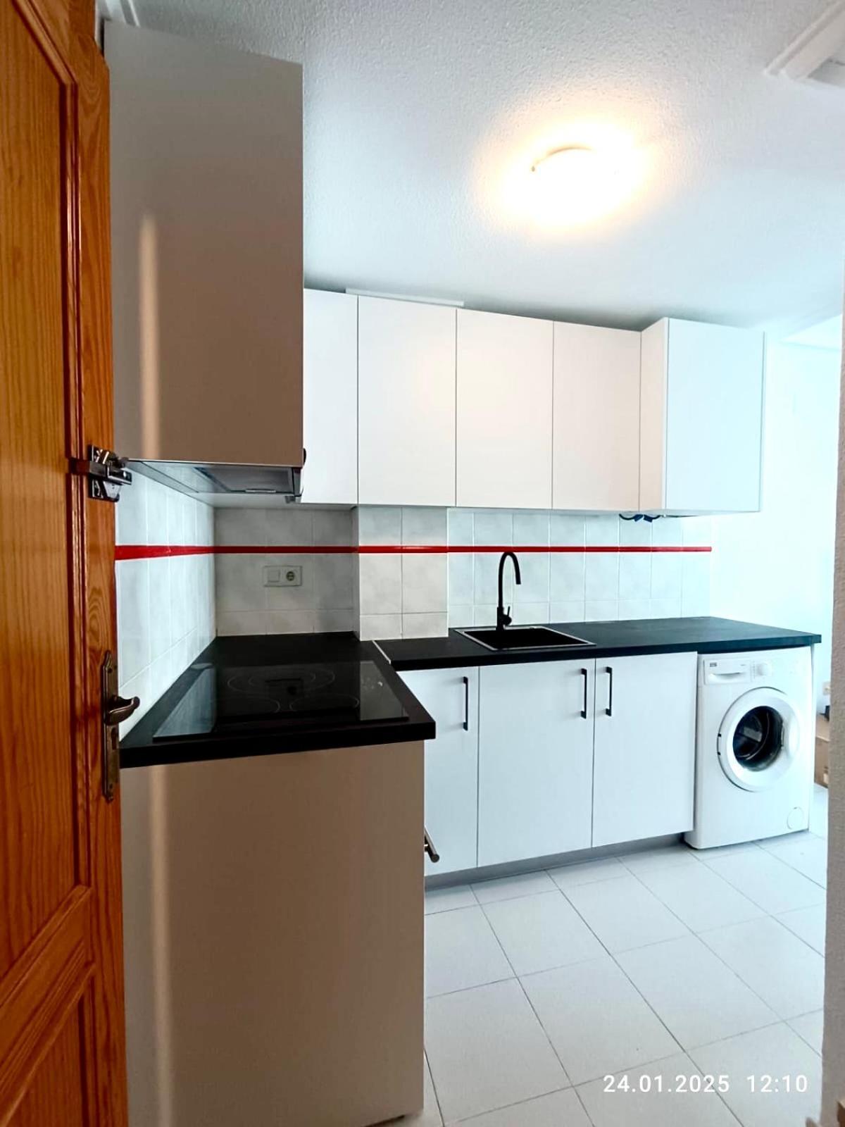 Apartment Two- Story Near The Sea 5 Minutes Torrevieja