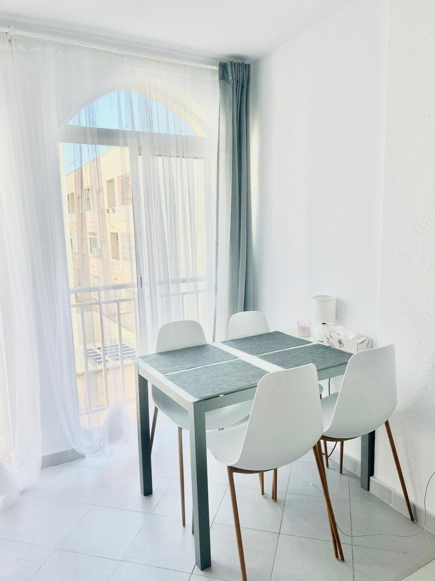 Two- Story Near The Sea 5 Minutes Apartment *