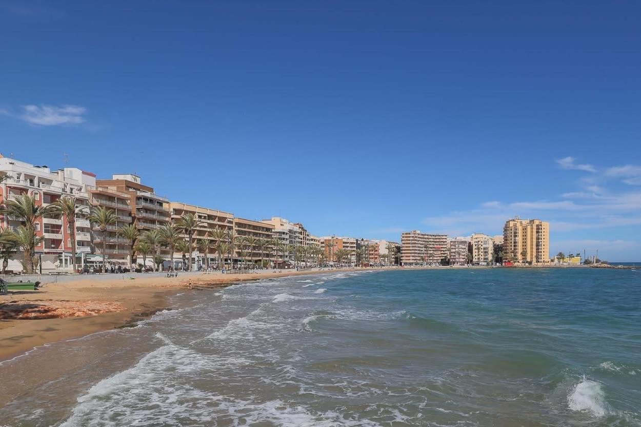 Two- Story Near The Sea 5 Minutes Apartment *